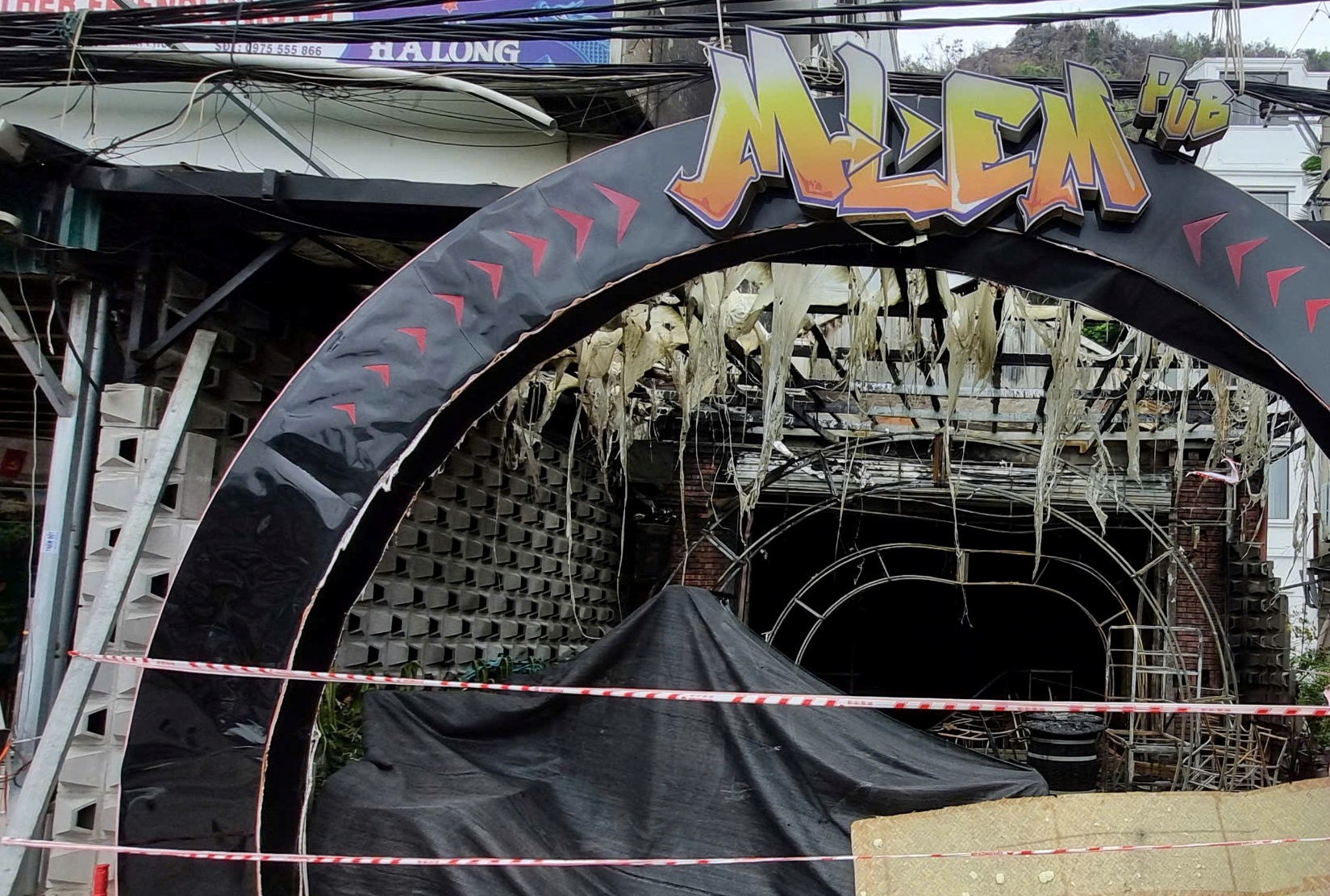 Cảnh báo những hiểm họa cháy nổ phát sinh từ biển quảng cáo